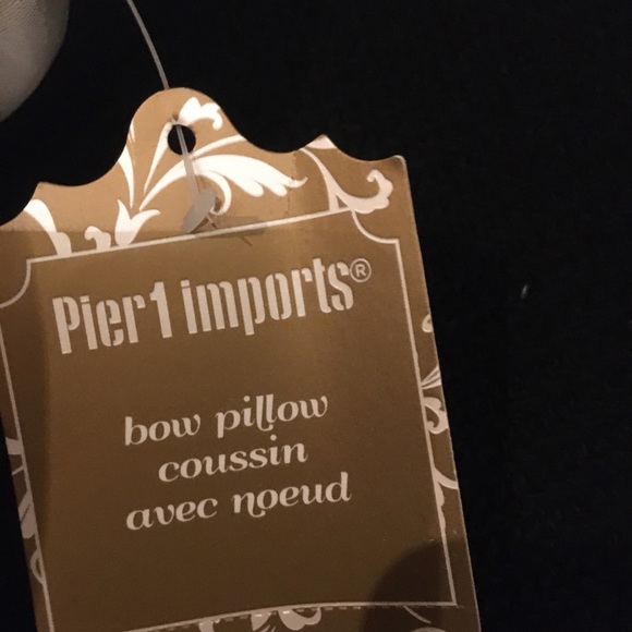 NW PIER 1 IMPORTS Christmas GIFT ACCENT PILLOW - Picture 10 of 13